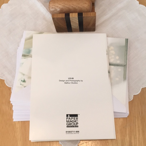 Set of 12 Christmas Cards and Envelopes - Picture 4 of 6